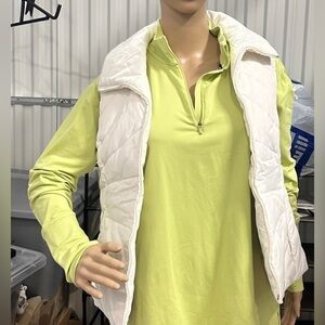 Kenneth Cole women’s Down filled white puffer vest size medium